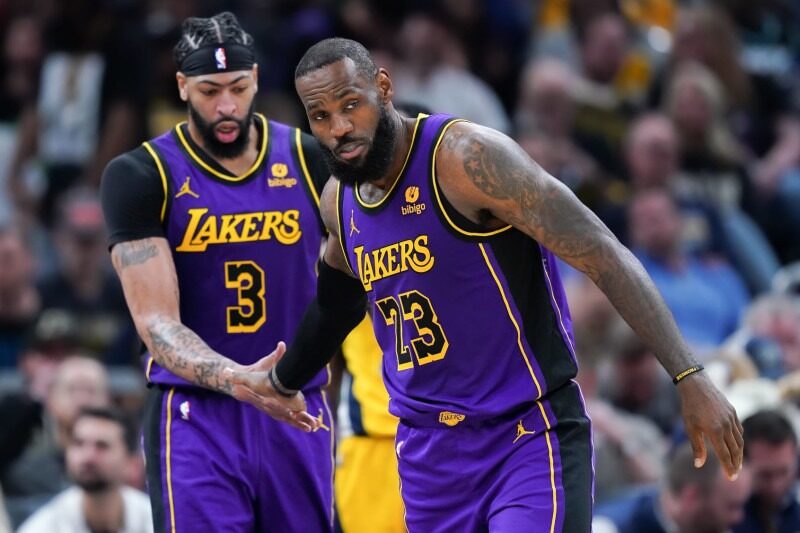 Lakers Menang Tipis atas Washington Wizards: Performa Gemilang Davis dan James Membawa Kemenangan