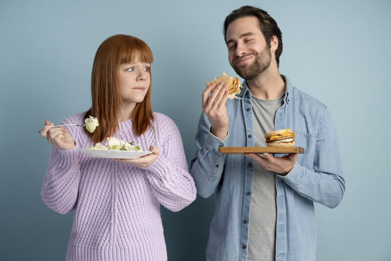 Buka Puasa Tanpa Kalap? Terapkan Mindful Eating Selama Ramadan!