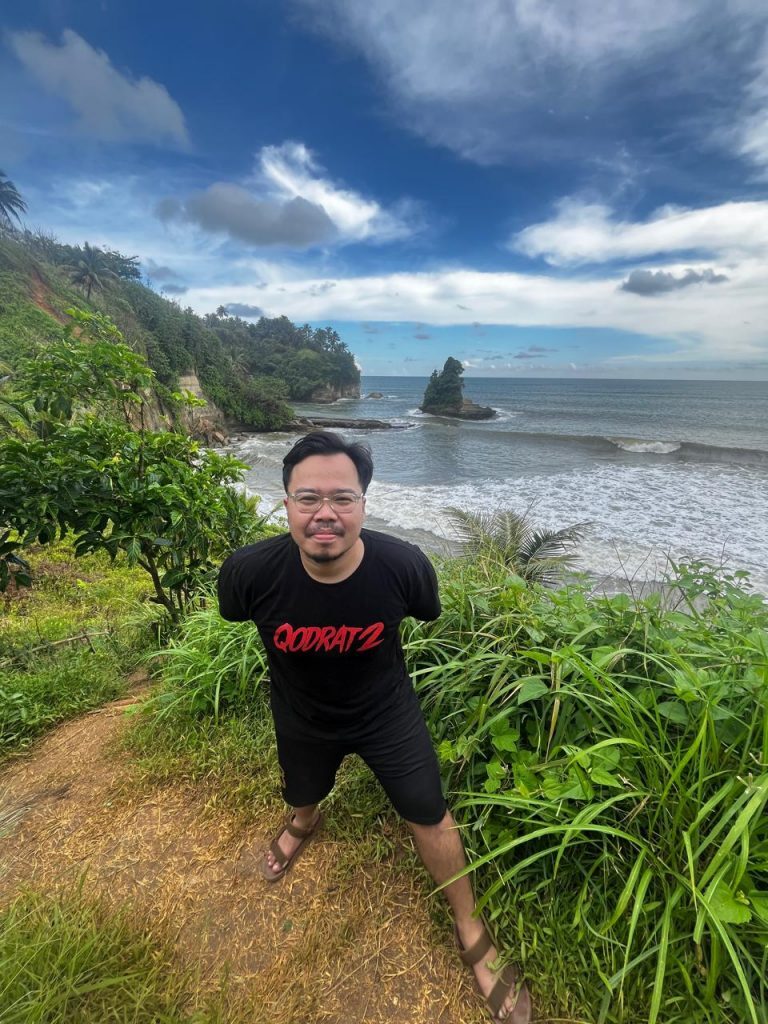 Pantai Karang Gantungan: Pesona Tersembunyi Sukabumi dengan Tebing Megah