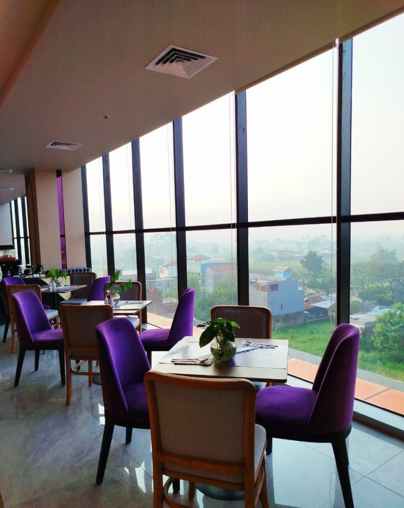 Fox Lite Hotel Majalaya, Bandung, Jawa Barat dengan pemandangan alam dan pegunungan. (Foto: Urbanvibes.id)