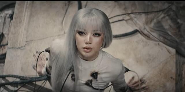 LISA BLACKPINK x Anyma Hadirkan “Bad Angel”, Perpaduan Dunia Digital dan Emosi Manusia