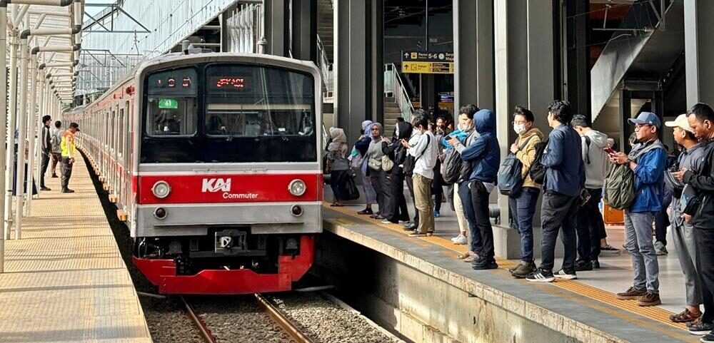 WFH ASN Berlaku, Pengguna KRL Turun Hingga 27 Persen di Jabodetabek