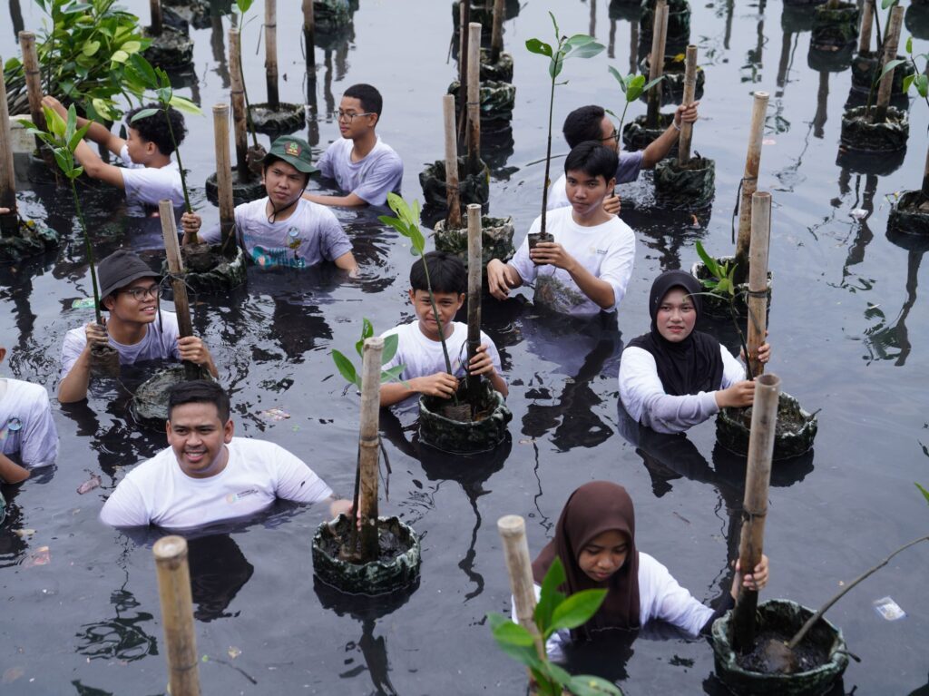Serunya aksi konservasi hayati di Taman Wisata Alam Angke bersama KLH dan GIZ yang digelar Sabtu (23/5/2026). (Foto: Dok. GIZ)