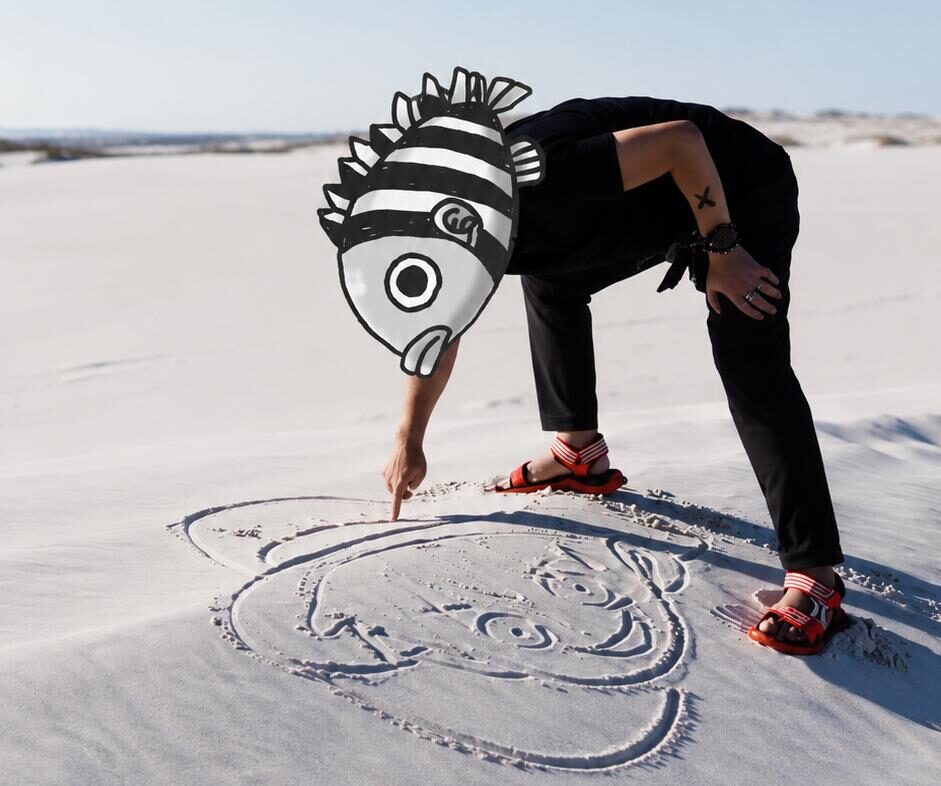 Momen Langka! Eiichiro Oda Gambar Luffy di Pasir saat Datangi Set One Piece S3