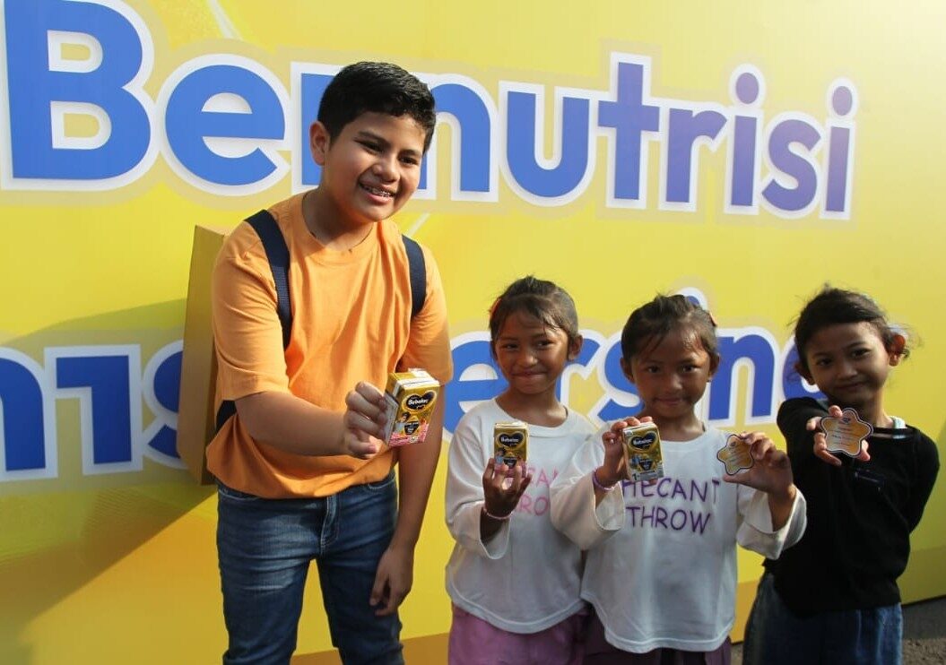 Penyanyi Cilik Prince Poetiray hadir untuk mengajak anak-anak berani tampil melalui penampilan spesial dan pengalaman interaktif di Slurp &amp; Shine, area Car Free Day, Dukuh Atas, Jl. Jend. Sudirman, Jakarta, Minggu (28/6/2026). (Foto: Dok. Bebelac)
