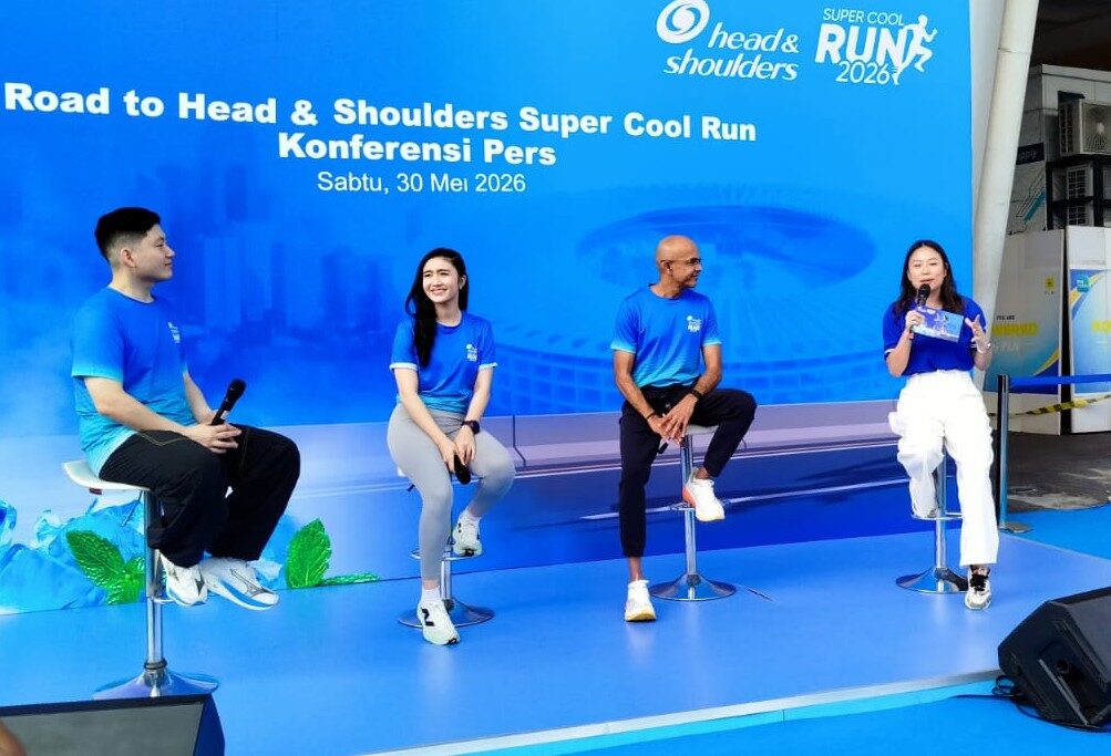 (ki-ka): Mikhael Hintono (Brand Director Hair Care P&G Indonesia), Febby Rastanty (Selebriti sekaligus enthusiast olahraga) dan Saranathan Ramaswamy (President Director P&G Indonesia) di acara konferensi pers Road to Super Cool Run 2026 di Jakarta, Sabtu (30/5/2026). (Foto: Urbanvibes/R Indriani)