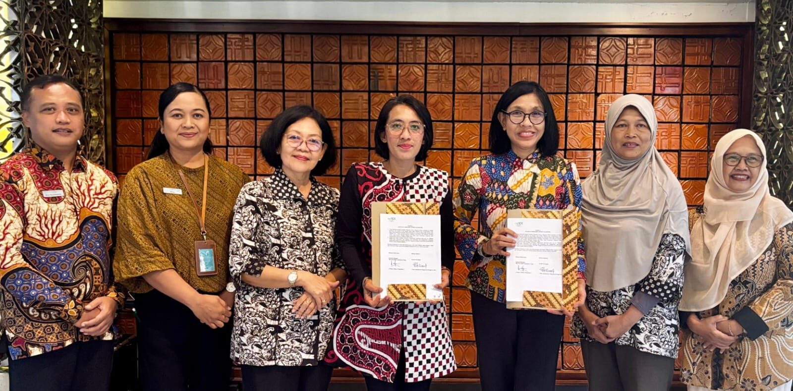 THE 1O1 Yogyakarta Tugu dan Kelurahan Gowongan Perkuat Komitmen Sosial Lewat Penandatanganan MoU