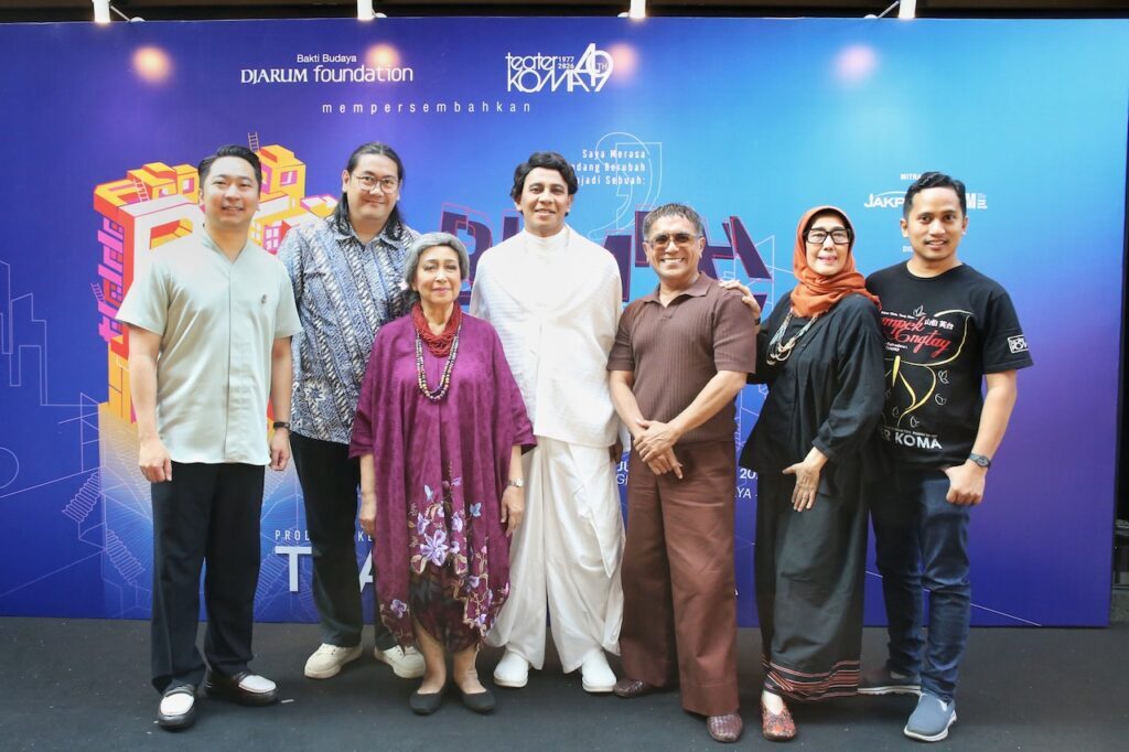 Seluruh narasumber Konferensi Pers Pementasan Rumah Sakit Jiwa karya Teater Koma yang digelar di Jakarta, Jumat (10/7/2026). (Foto: Dok. Bakti Budaya Djarum Foundation)