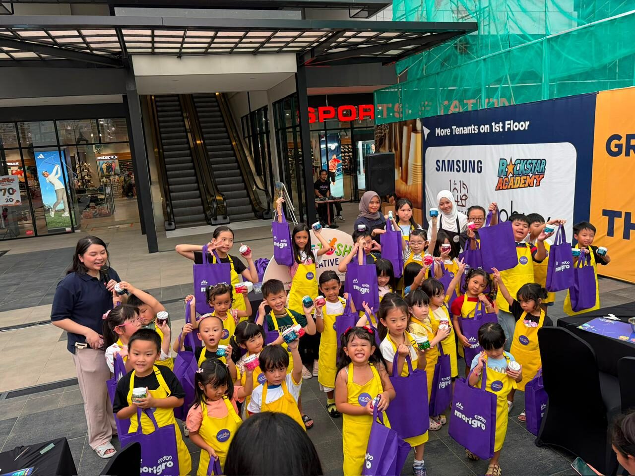 Suasana liburan sekolah di Hampton Square @ Paramount Gading Serpong semakin semarak melalui rangkaian program Schoolcation Adventure yang menghadirkan berbagai aktivitas edukatif dan hiburan bagi seluruh keluarga. (Foto: dok. Paramount Land)