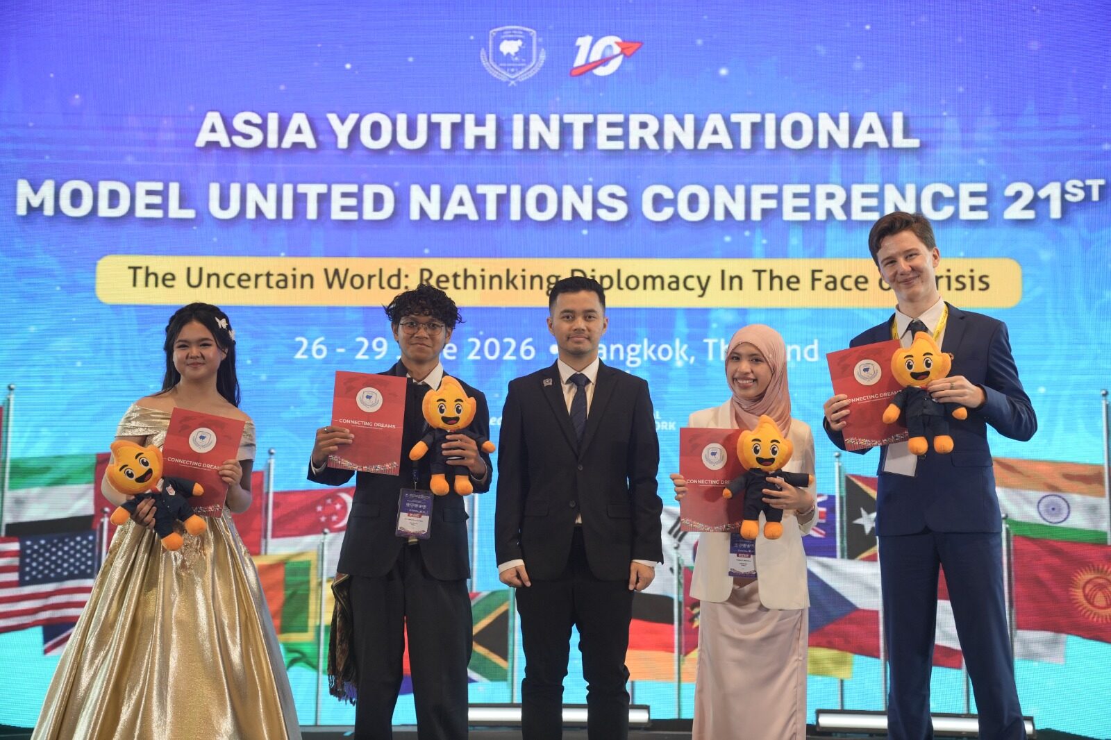 Negara Moden 700 Delegasi dari 19 Negara Berkumpul di Bangkok, AYIMUN 21st Jadi ...