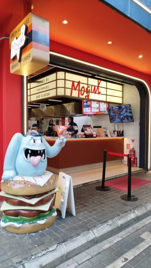 Gerai Mogul Burger di SCBD Park, Jakarta. (Foto: Urbanvibes/R Indriani)