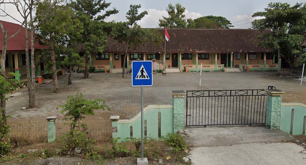Viral Siswa Makan MBG di Sekolah Tanpa Atap, Ini Yang Dilakukan Pemerintah