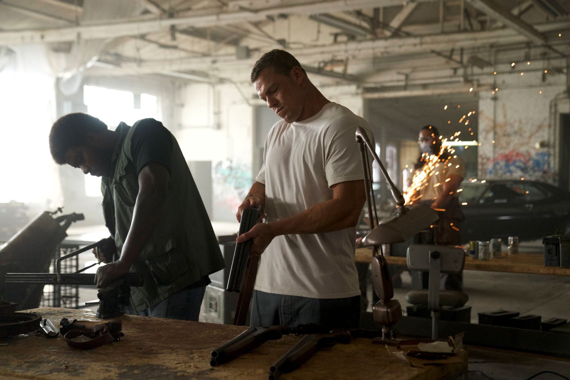 Alan Ritchson (John Miller) bersama dua sahabatnya yang membantu menjalankan misi balas dendam terhadap Reynolds. Bersama mereka, Miller menghadapi satu per satu orang yang bertanggung jawab atas kehancuran hidupnya. (IFC)